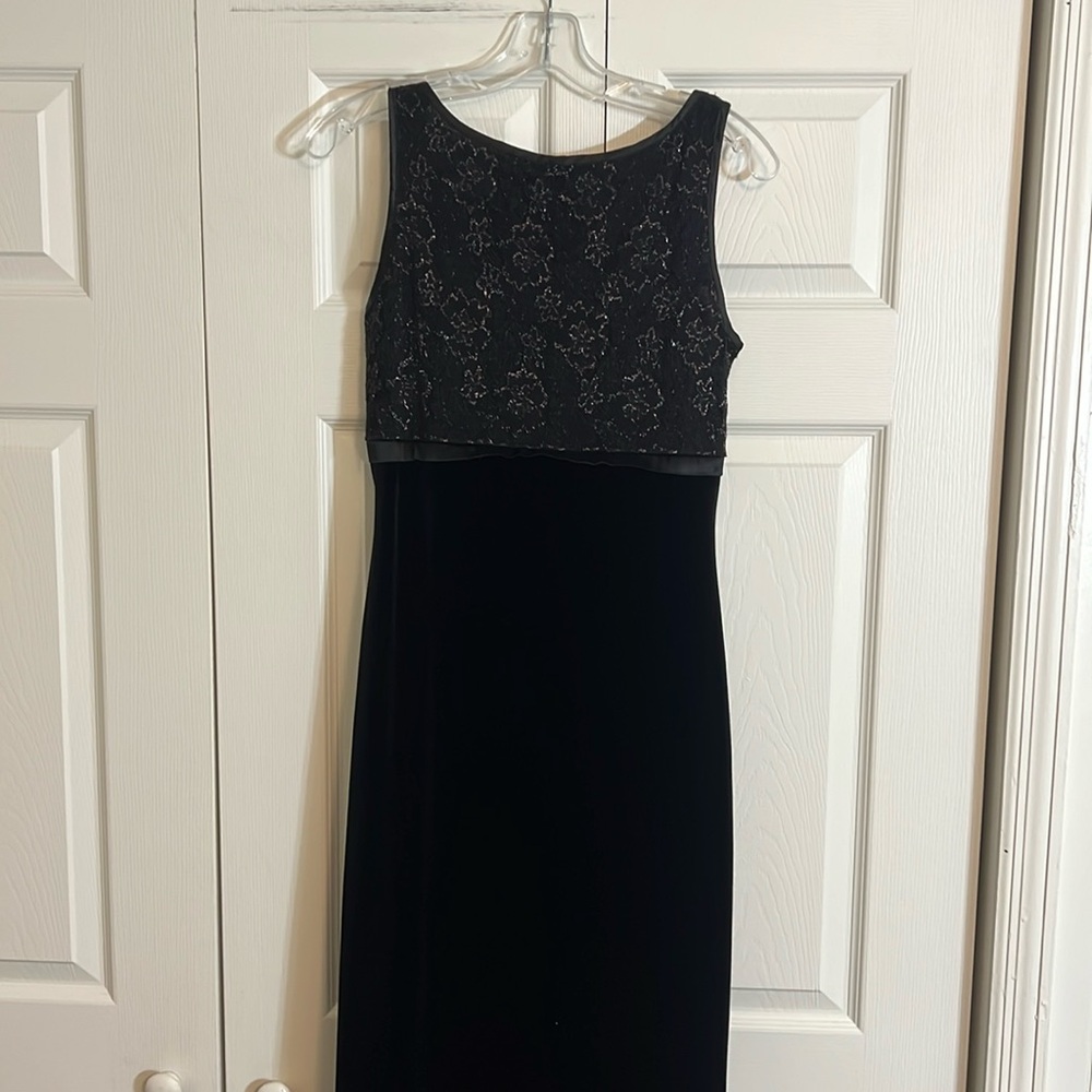 VTG My Michelle Women’s M Black Lace and Velvet Long Formal Dress Prom Wedding